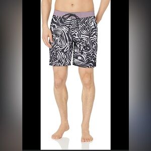 Quiksilver white and black patterned board shorts beach shorts
